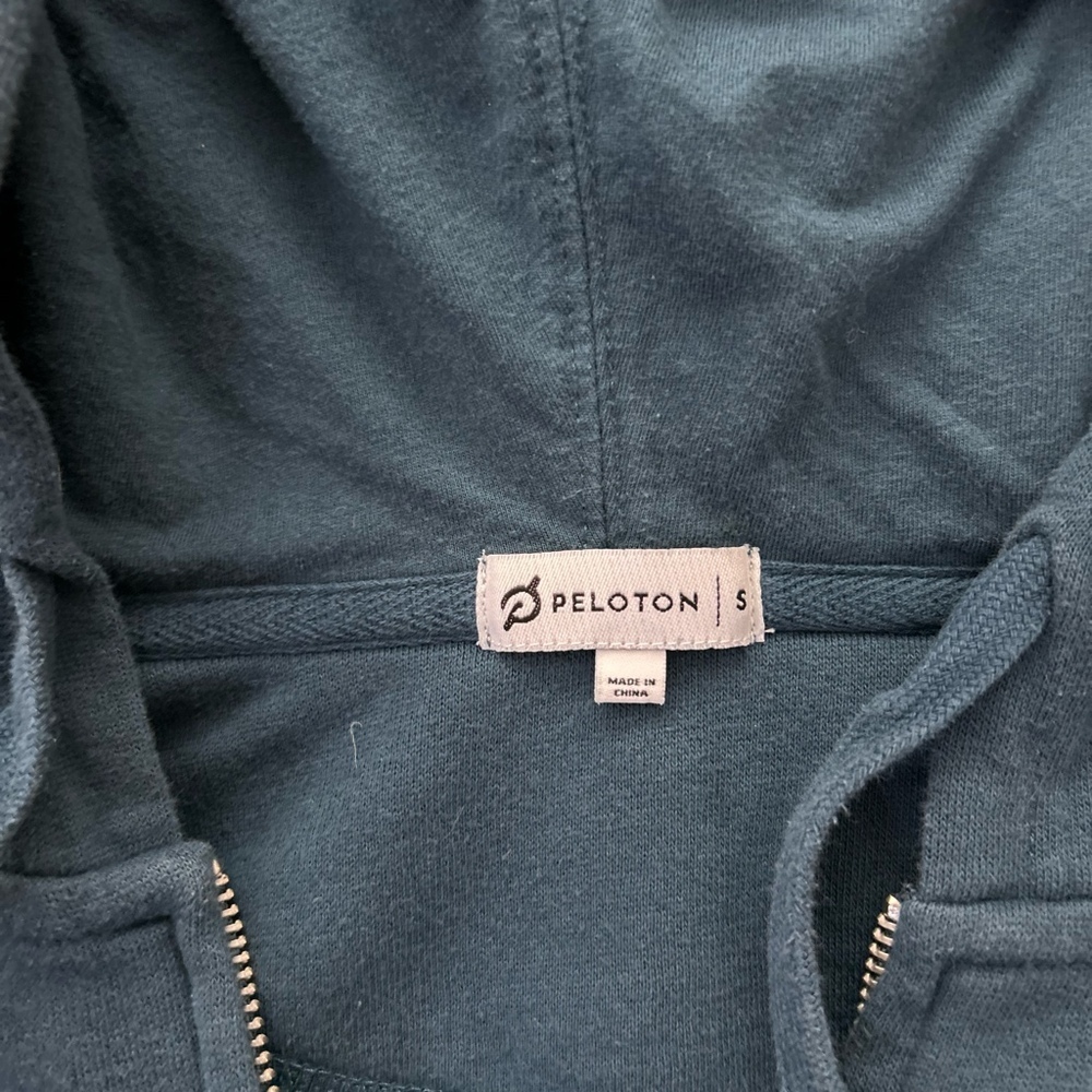 Peleton Sweatshirt - Picture 2 of 3